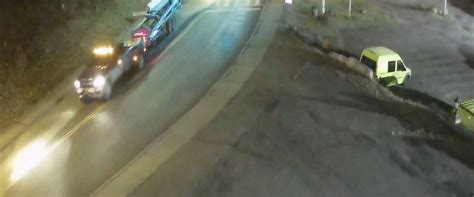 Amsterdam Police seek to identify driver in morning accident